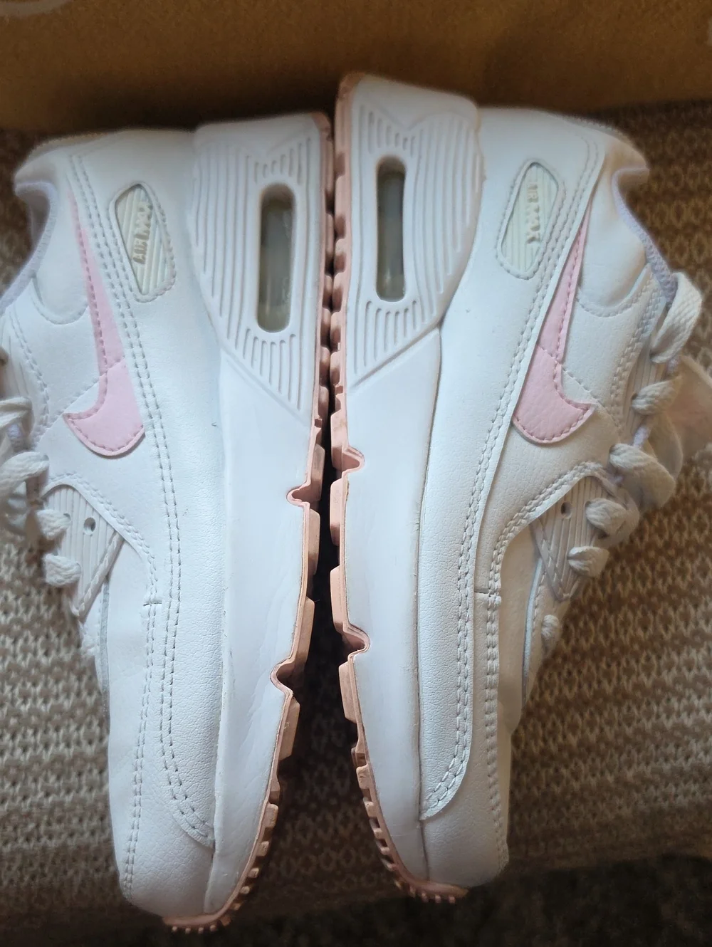 AWESOME Girls NIKE AIR MAX White/pink Shoes